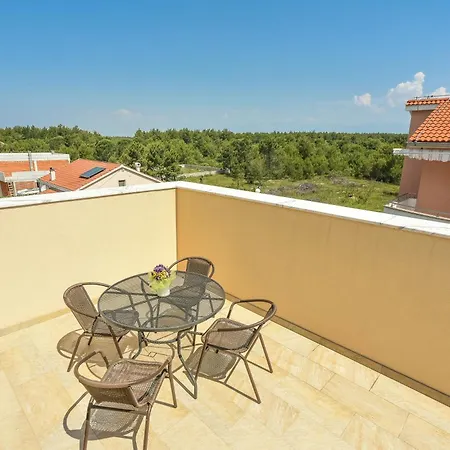 Apartment Sandrica Vrsi