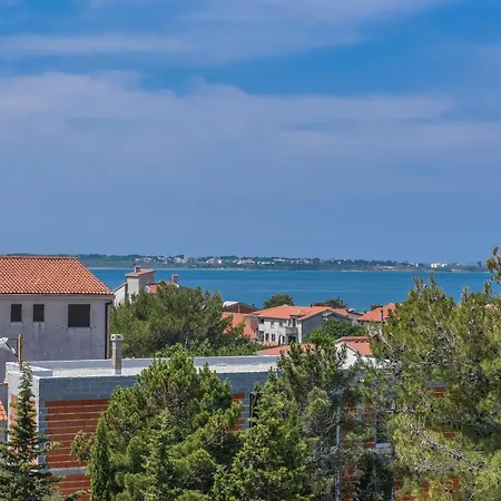 Apartment Sandrica *