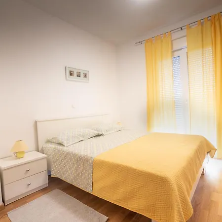 Apartment Sandrica