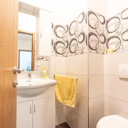 Sandrica Apartment *