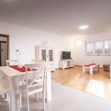 Apartment Sandrica Vrsi